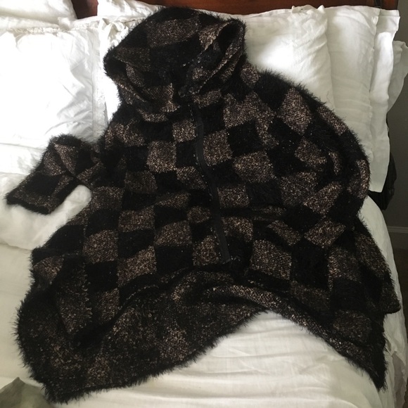 Simply Couture , SOFT,oversized poncho sweater size XL - Picture 4 of 11